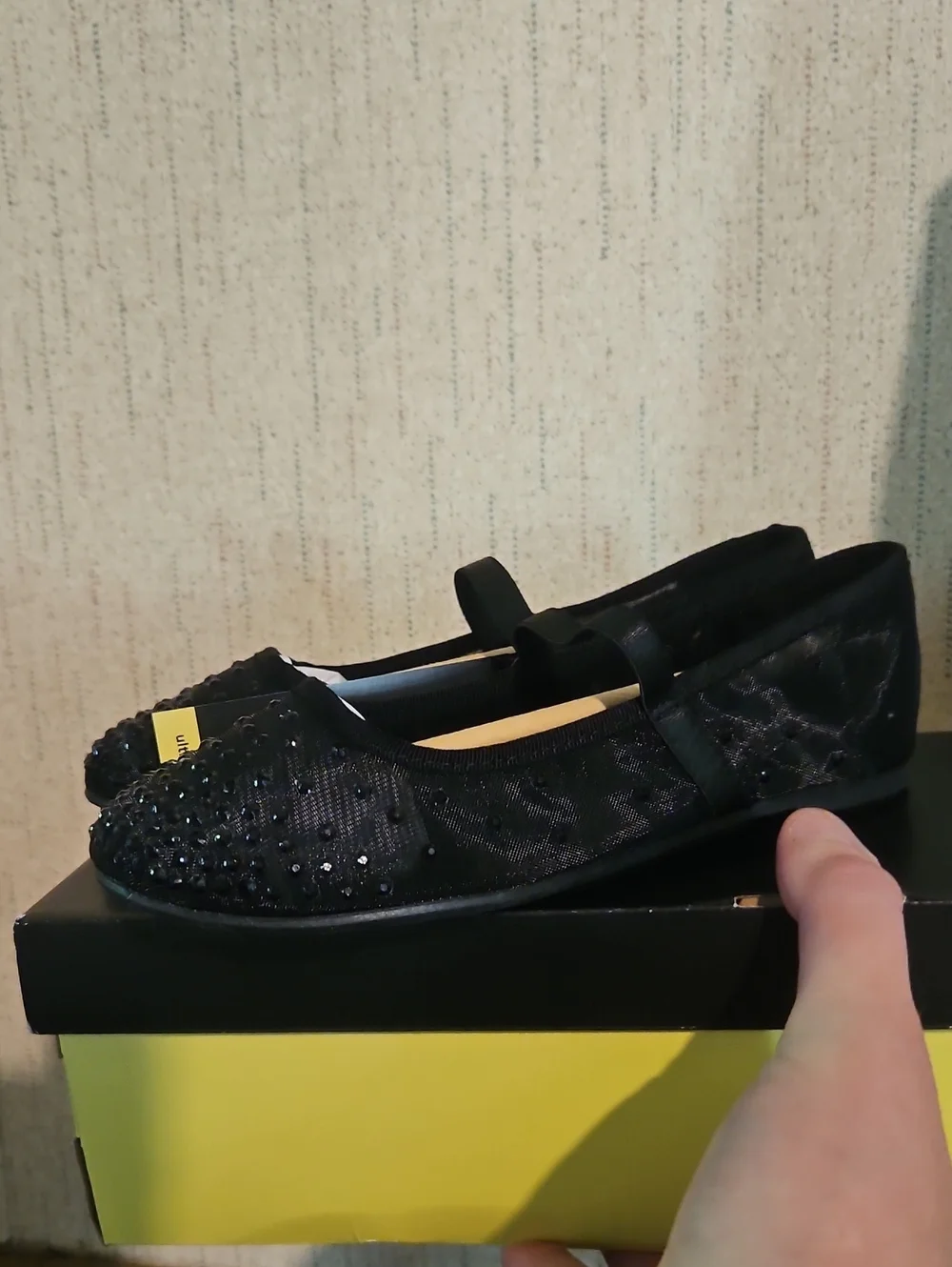ART CLASS GIRLS SYBIL BLACK FLATS: NEW IN BOX: SIZE 1